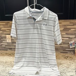 Boys Under Armour polo shirt size Youth XL loose fit